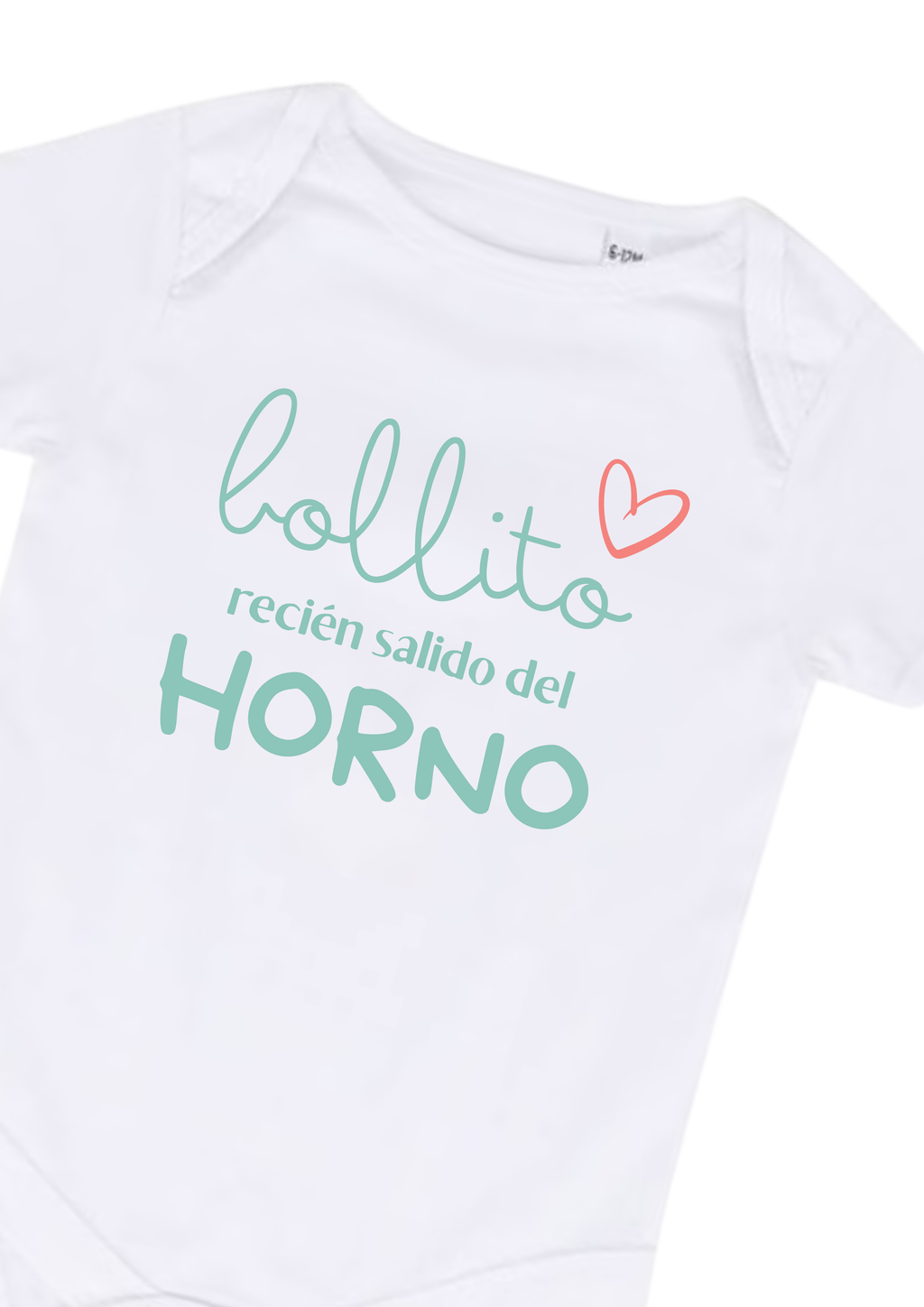 Detalle de body bebé original con diseño “bollito recién salido del horno”, ideal para regalo de nacimiento.