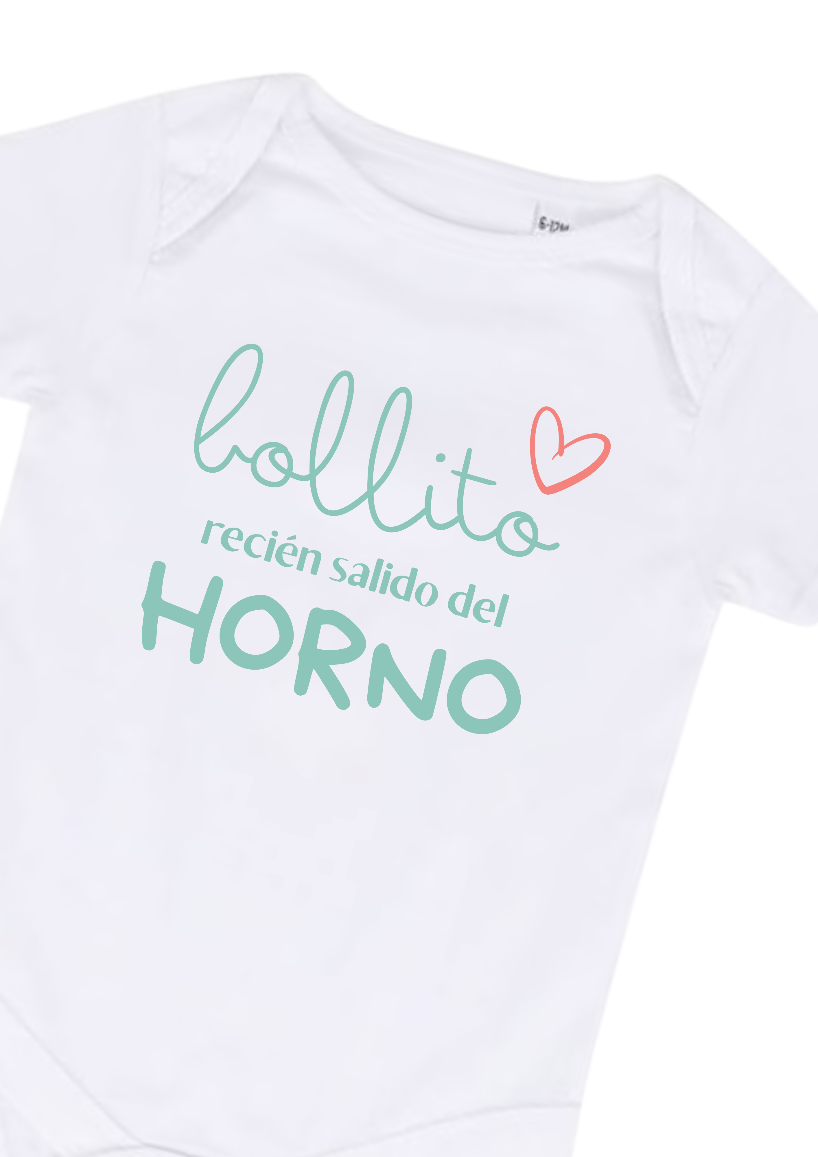 Detalle de body bebé original con diseño “bollito recién salido del horno”, ideal para regalo de nacimiento.