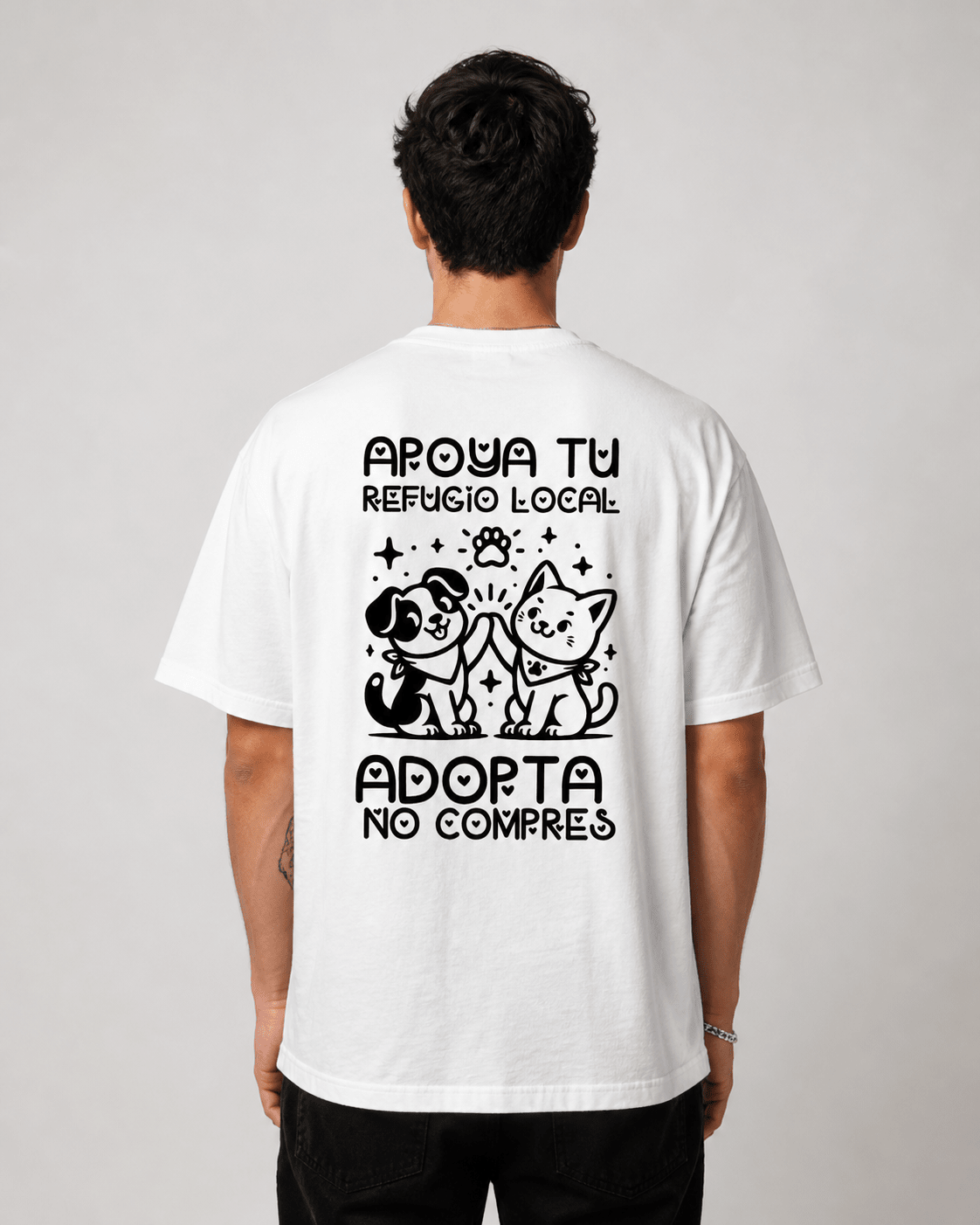 Camiseta Adopta no compres | Apoya tu refugio local - LA FLAMA ESTUDI | Bordados personalizados