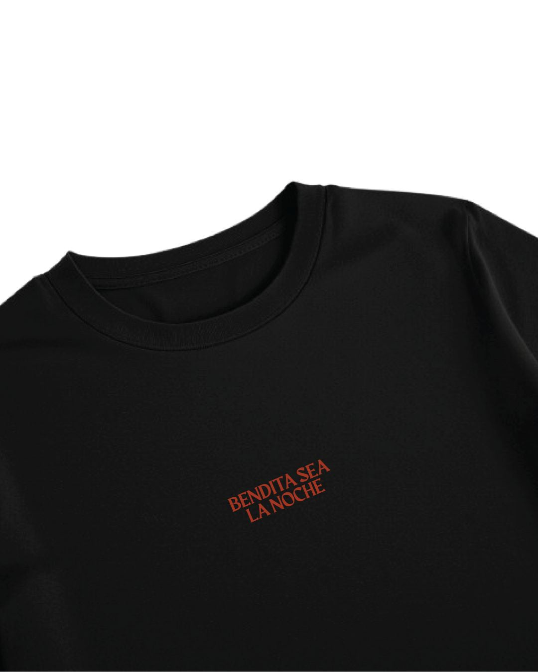 Camiseta Bendita sea la noche - LA FLAMA ESTUDI | Bordados personalizados