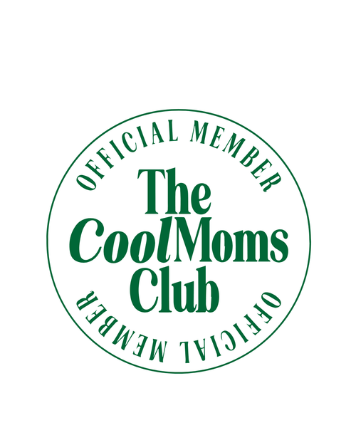 Camiseta "The CoolMoms Club" Official Member – Estilo Sporty & Retro - LA FLAMA ESTUDI | Bordados personalizados
