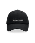 Gorra negra bordada 6 paneles «Alegría y Rebeldía» - LA FLAMA ESTUDI | Bordados personalizados