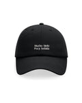 Gorra negra bordada 6 paneles «Mucho hielo / Poca bebida» - LA FLAMA ESTUDI | Bordados personalizados