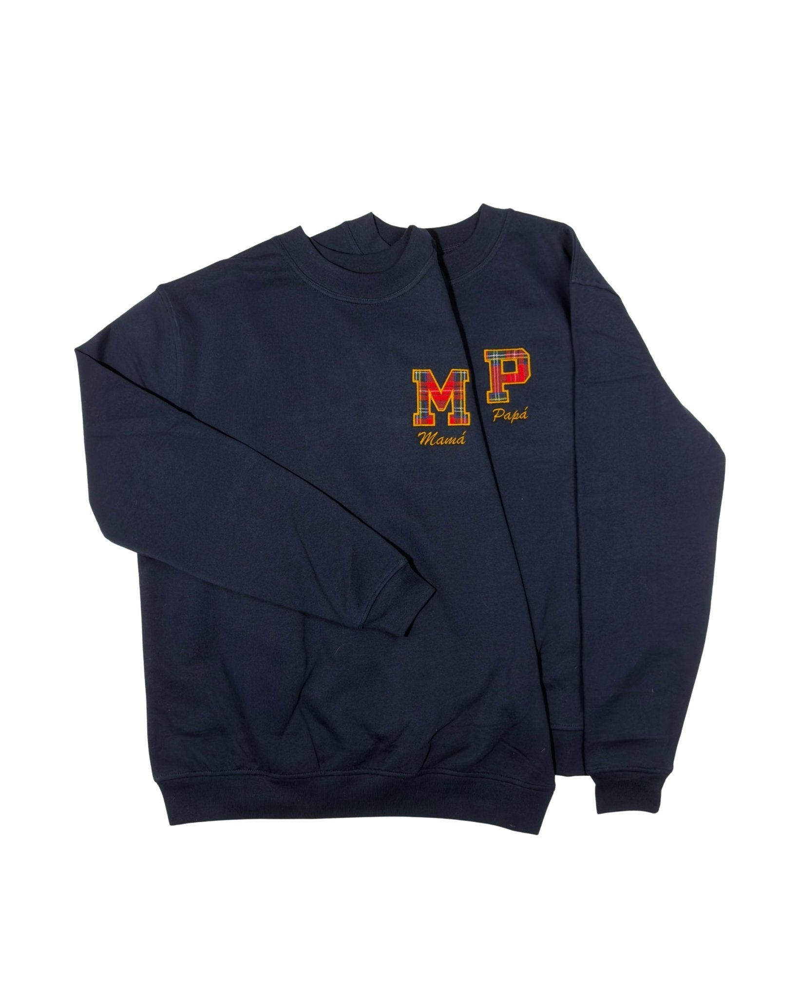 Sudadera personalizada con inicial en tela y nombre bordado - LA FLAMA ESTUDI | Bordados personalizados